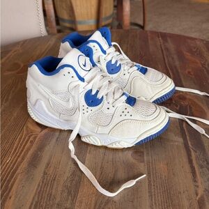 Nike White and Royal Blue Volleyball Shoes/Sneakers